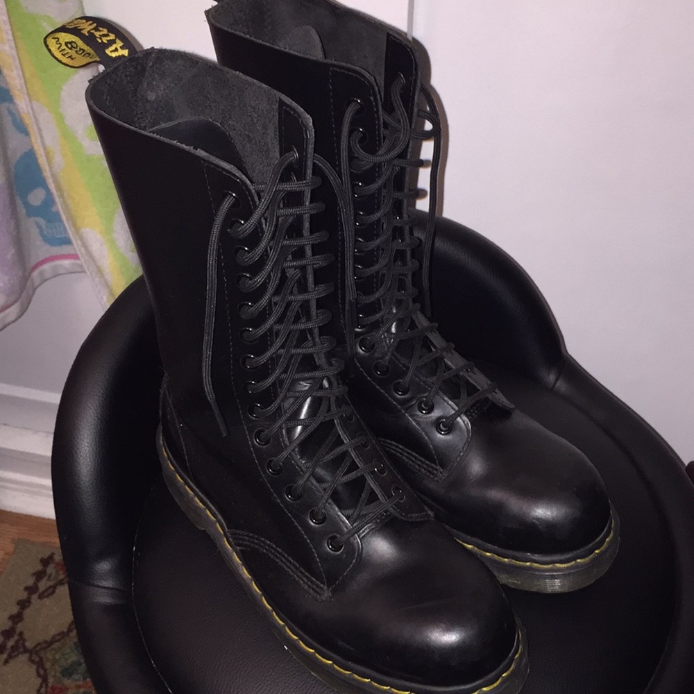 14 eyelet tall dr.martens boots
